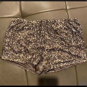 Sequin shorts with gold & silver 😍